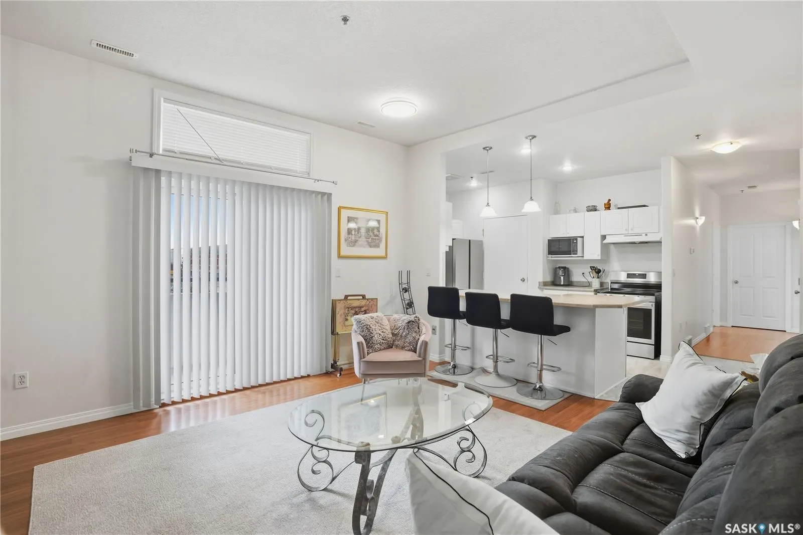 1901 VICTORIA AVENUE, #201