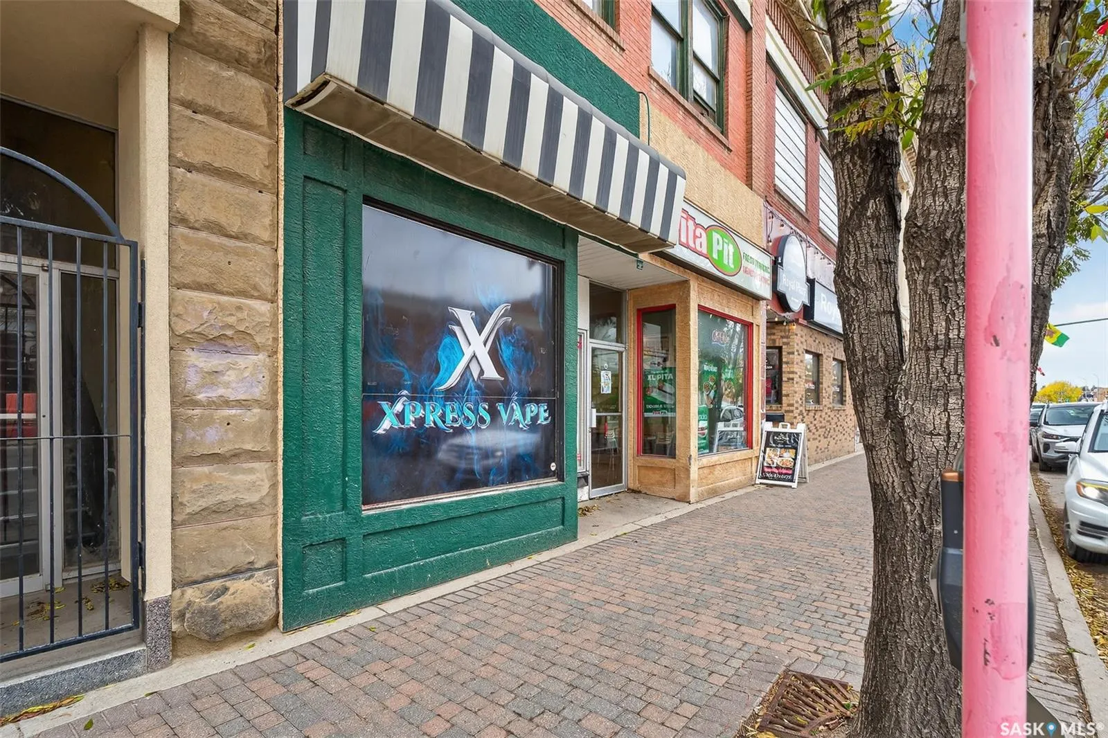 220-222 Main STREET N