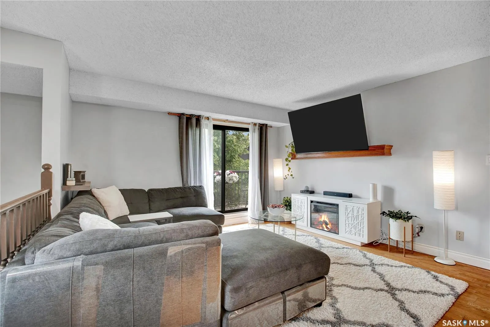 213 Main Street, #202D