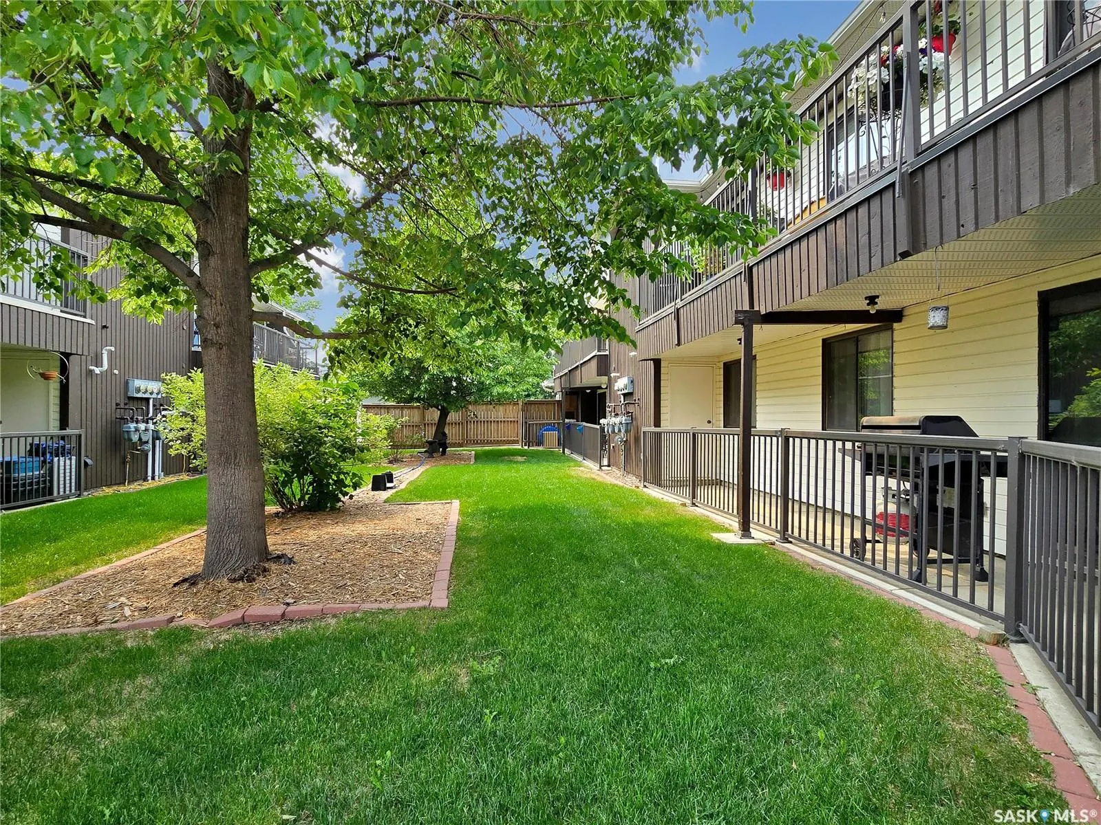 213 Main Street, #202D