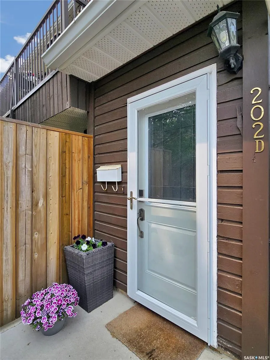 213 Main Street, #202D