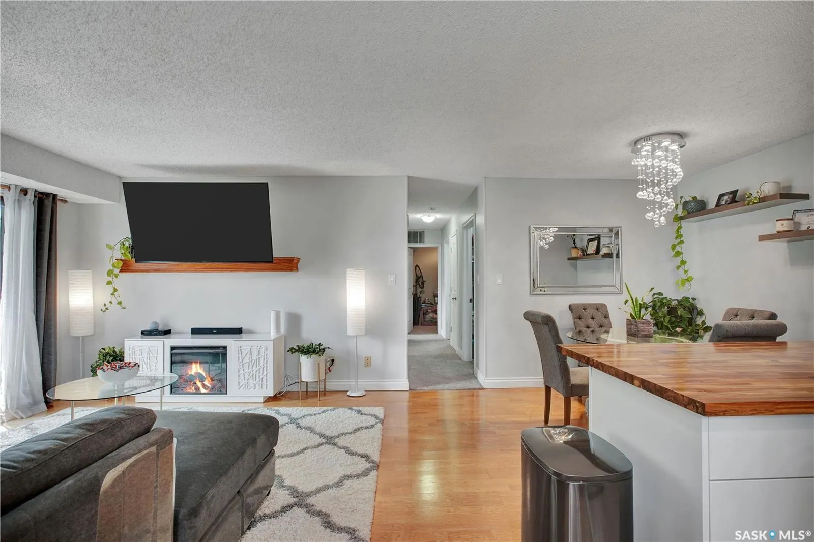 213 Main Street, #202D