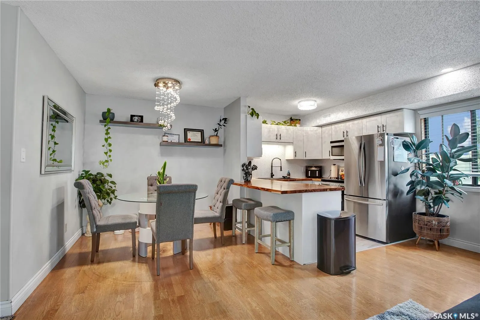213 Main Street, #202D