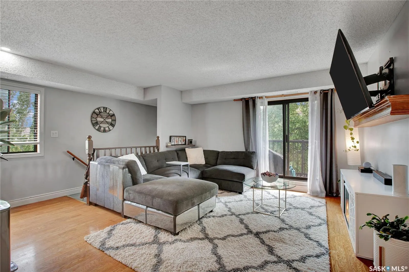 213 Main Street, #202D