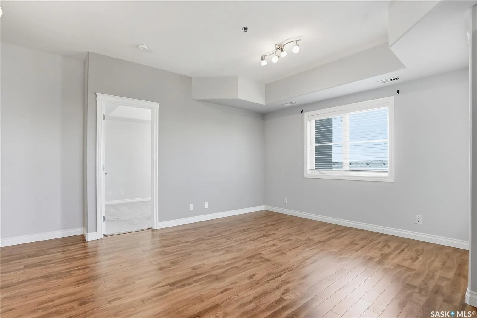 412 Willowgrove SQUARE, #323