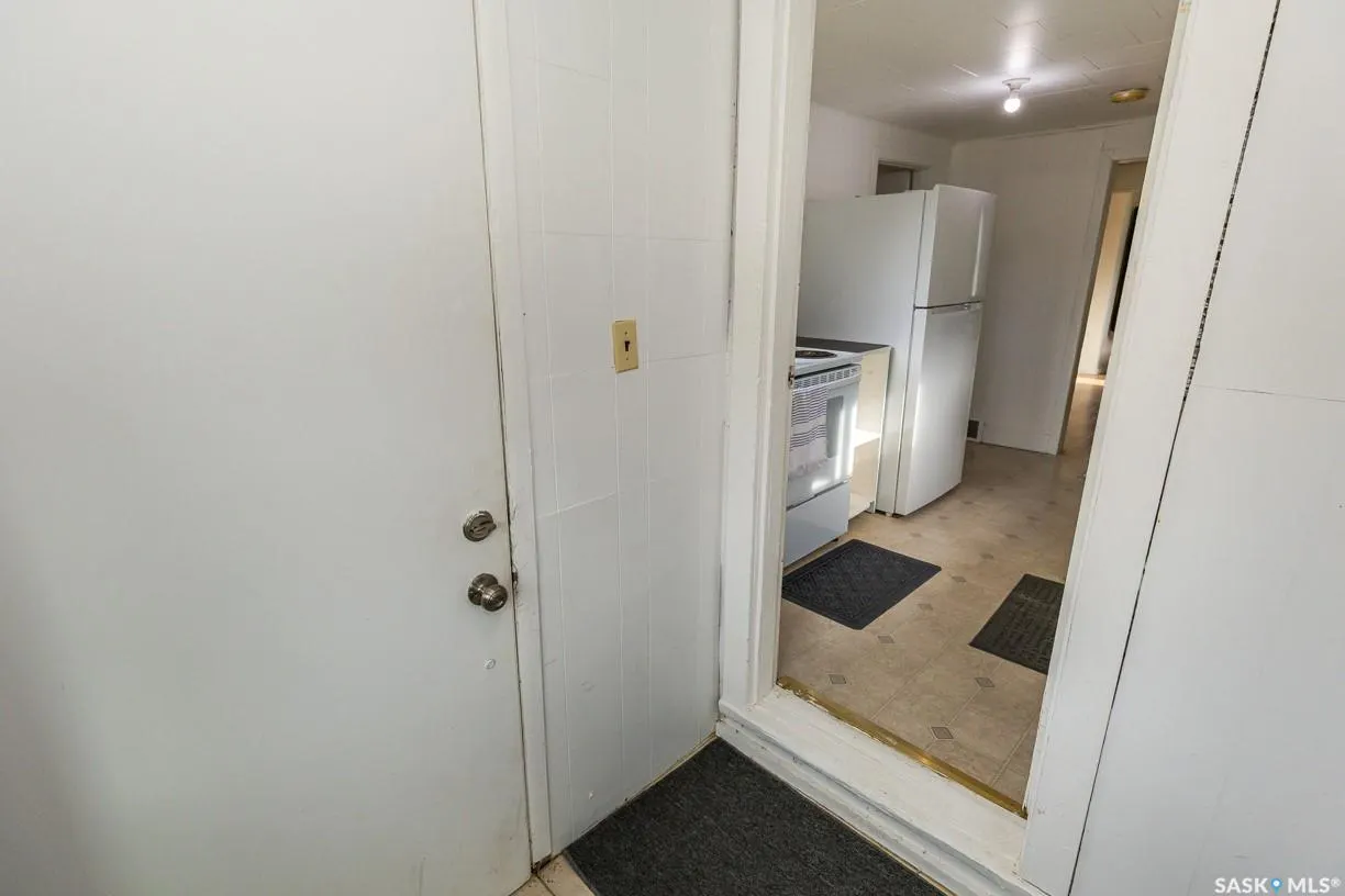 327 Railway AVENUE