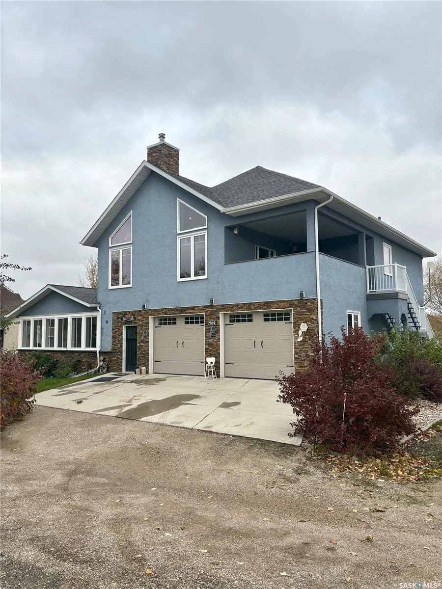 964 Whitesand AVENUE