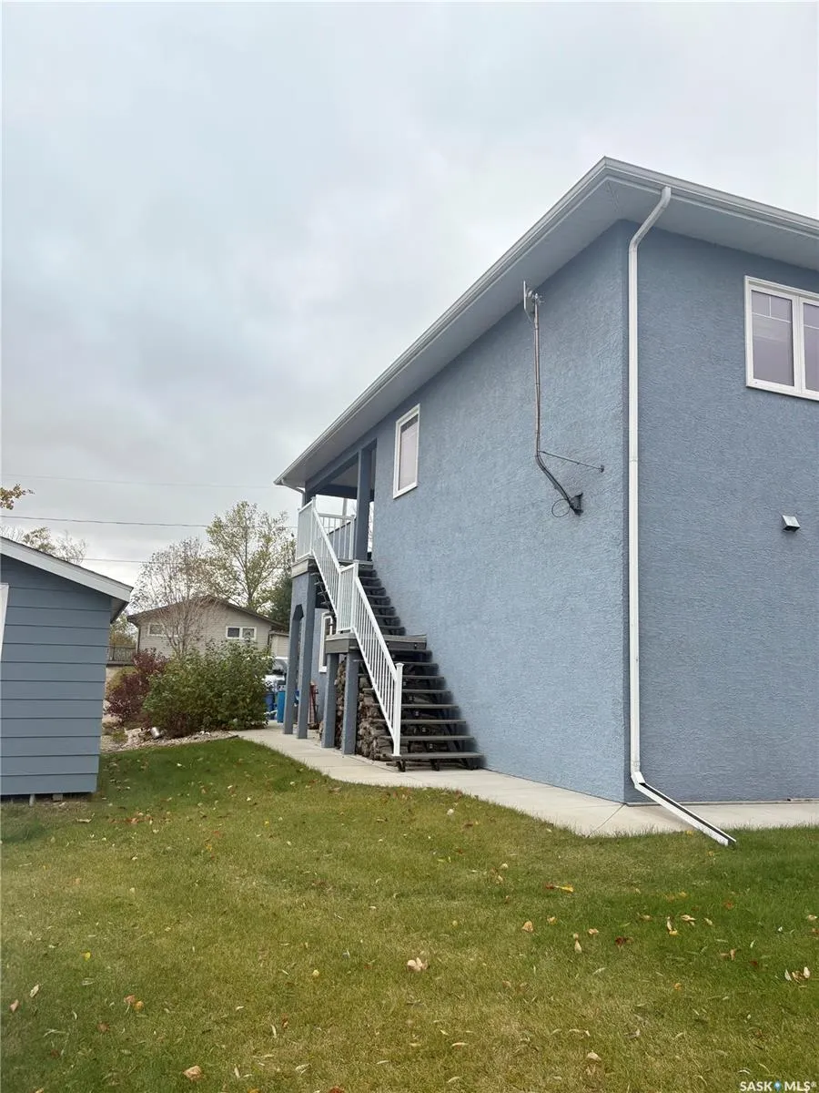 964 Whitesand AVENUE
