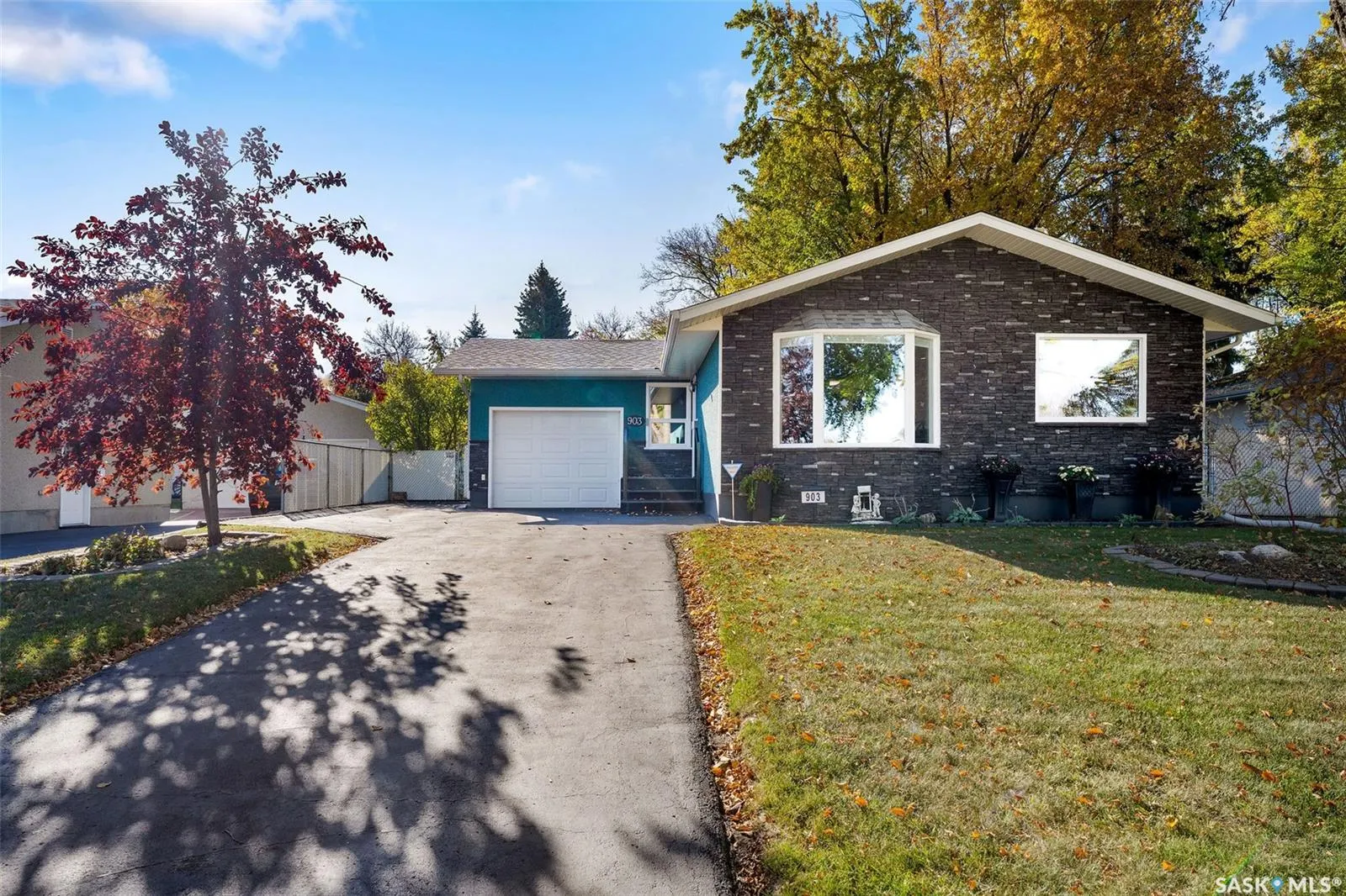 903 Branion DRIVE