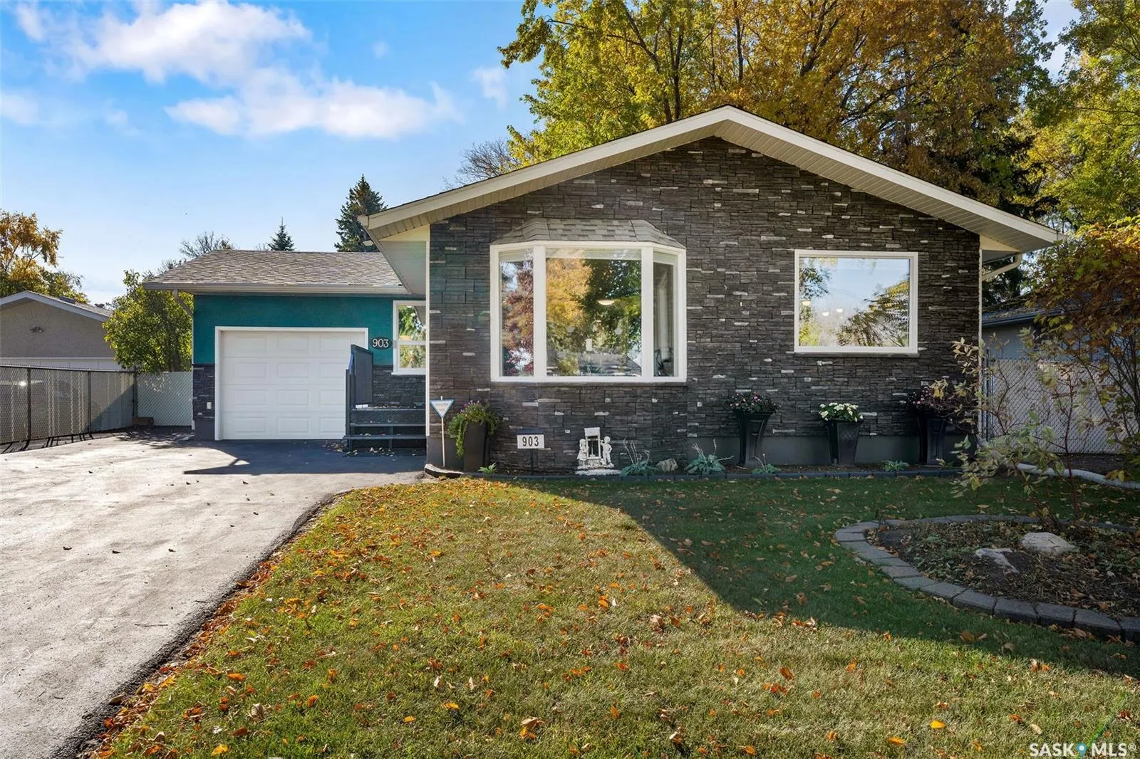 903 Branion DRIVE