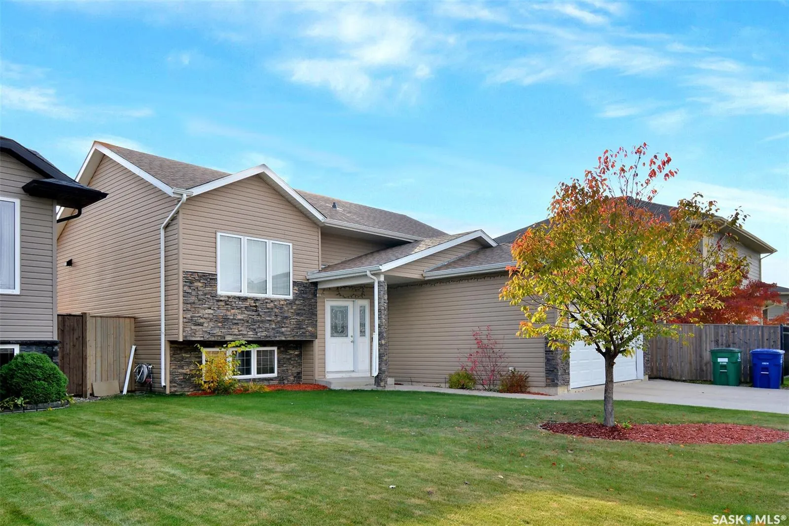 1526 Paton CRESCENT