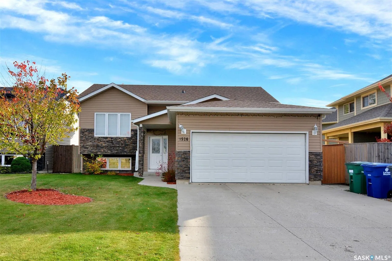 1526 Paton CRESCENT
