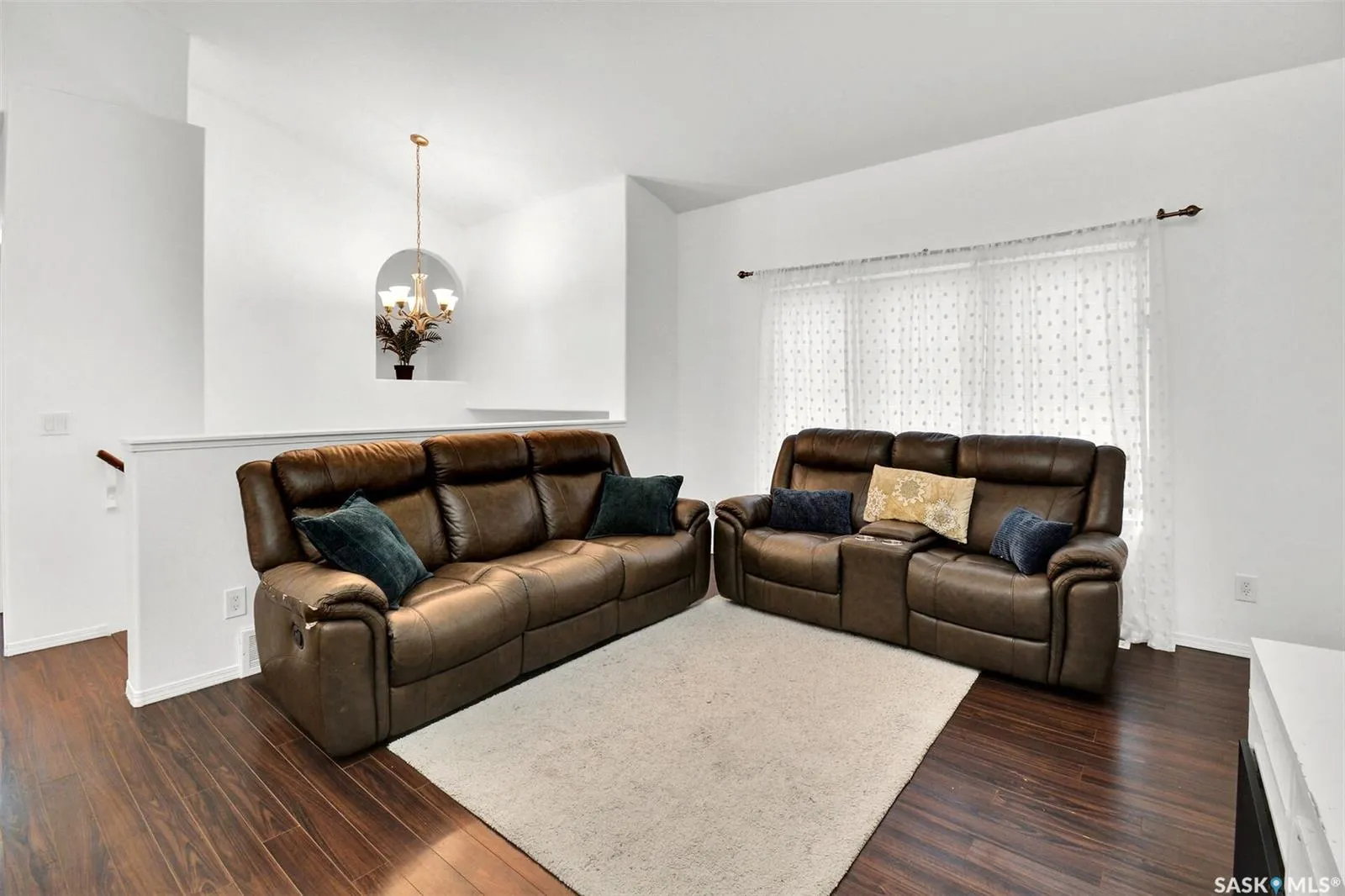 1526 Paton CRESCENT