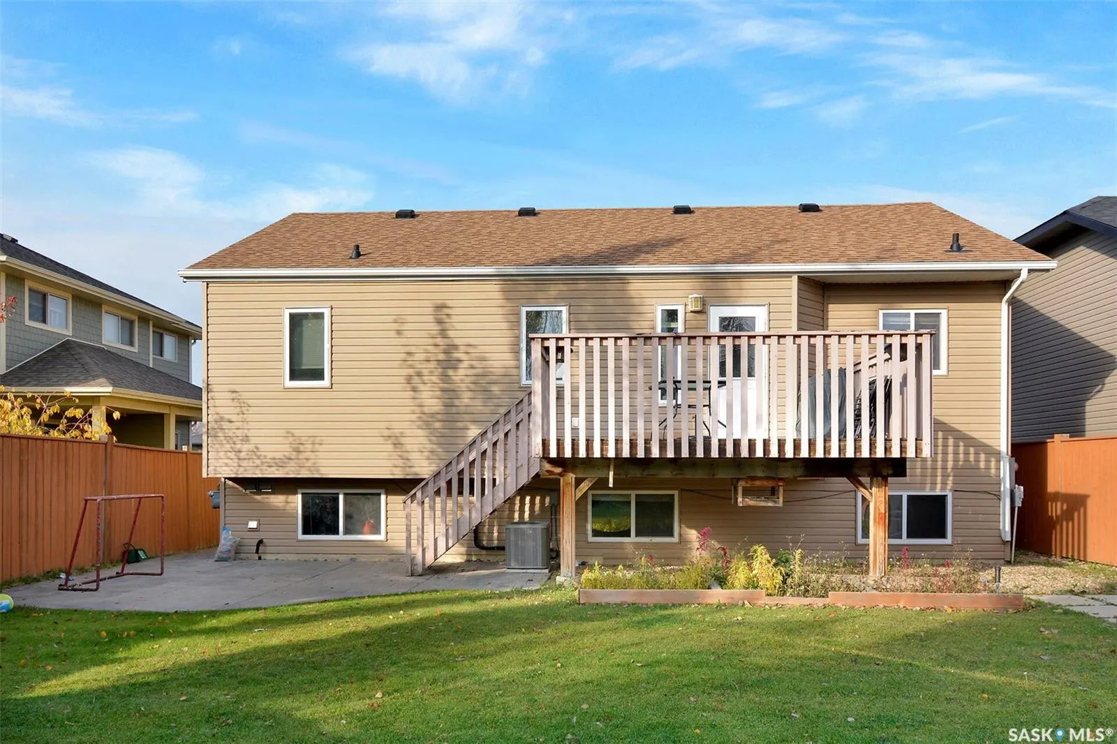 1526 Paton CRESCENT