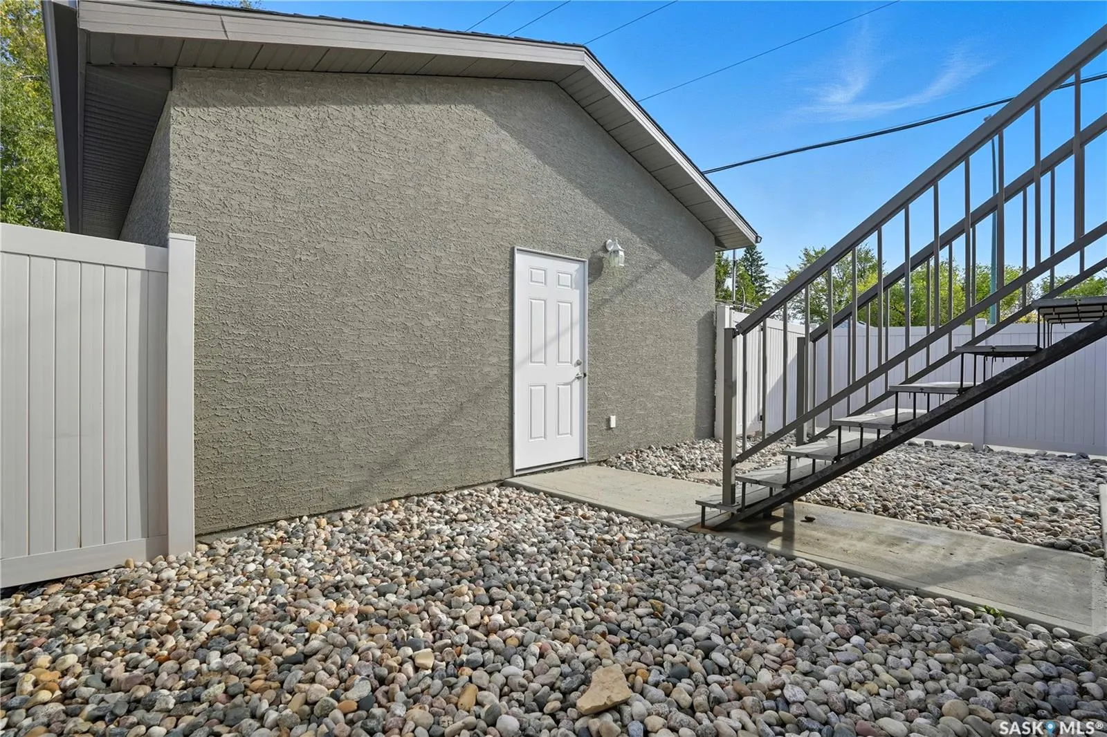 2279 Mackay STREET