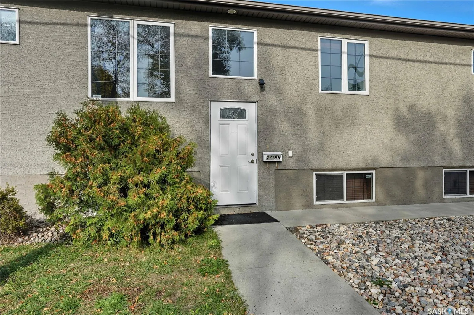 2279 Mackay STREET