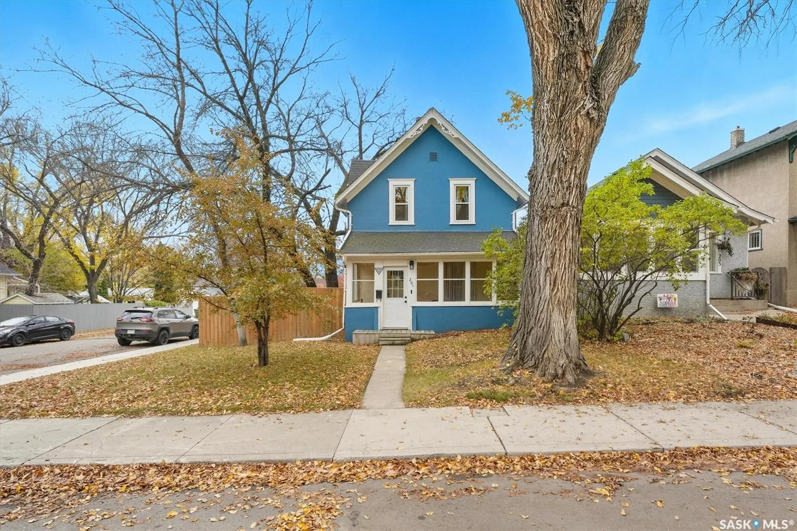 201 28th STREET W