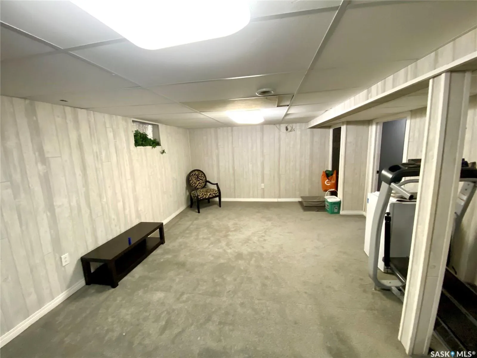 204 4th STREET E