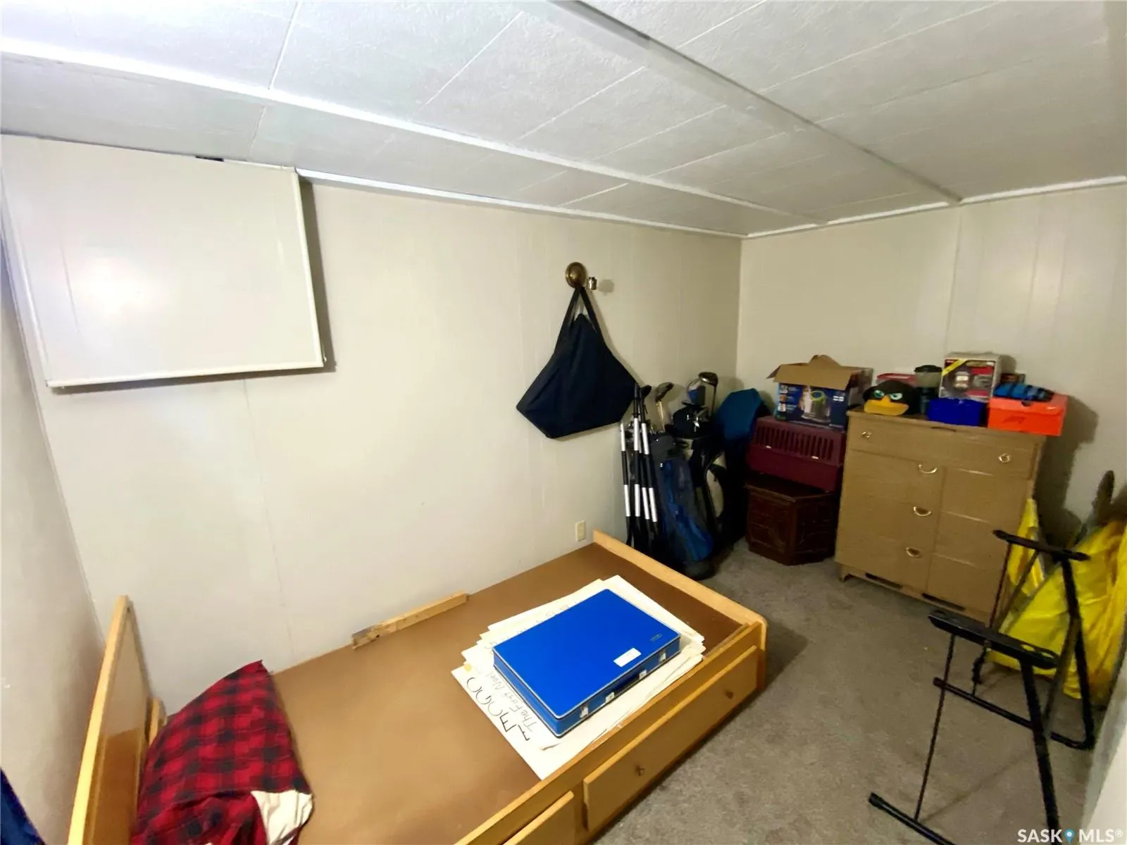 204 4th STREET E