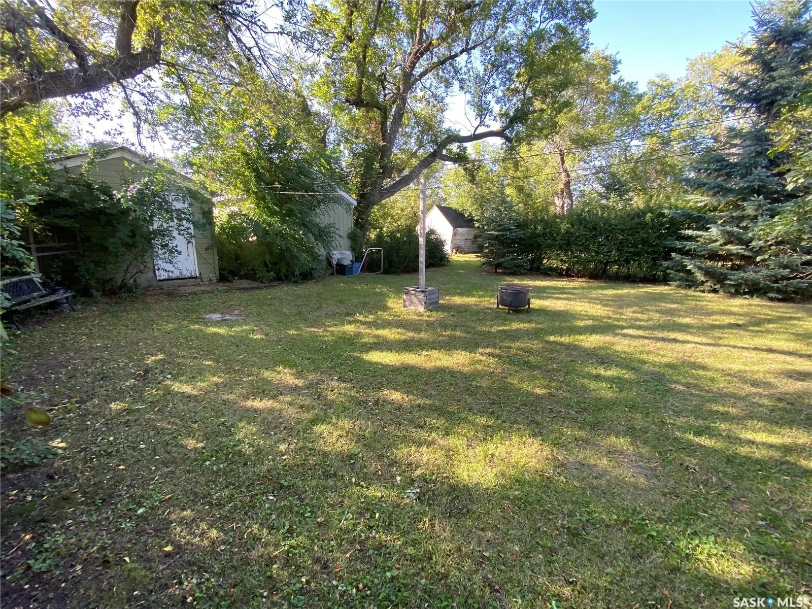204 4th STREET E