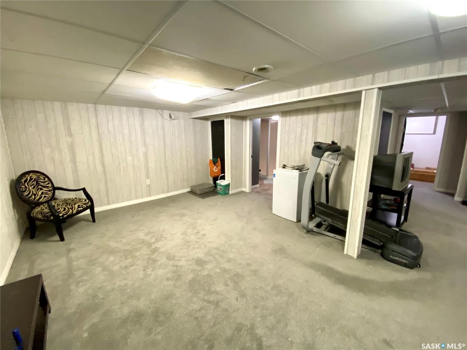 204 4th STREET E