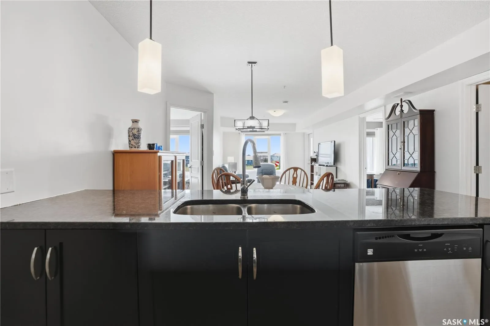 5303 Universal CRESCENT, #215