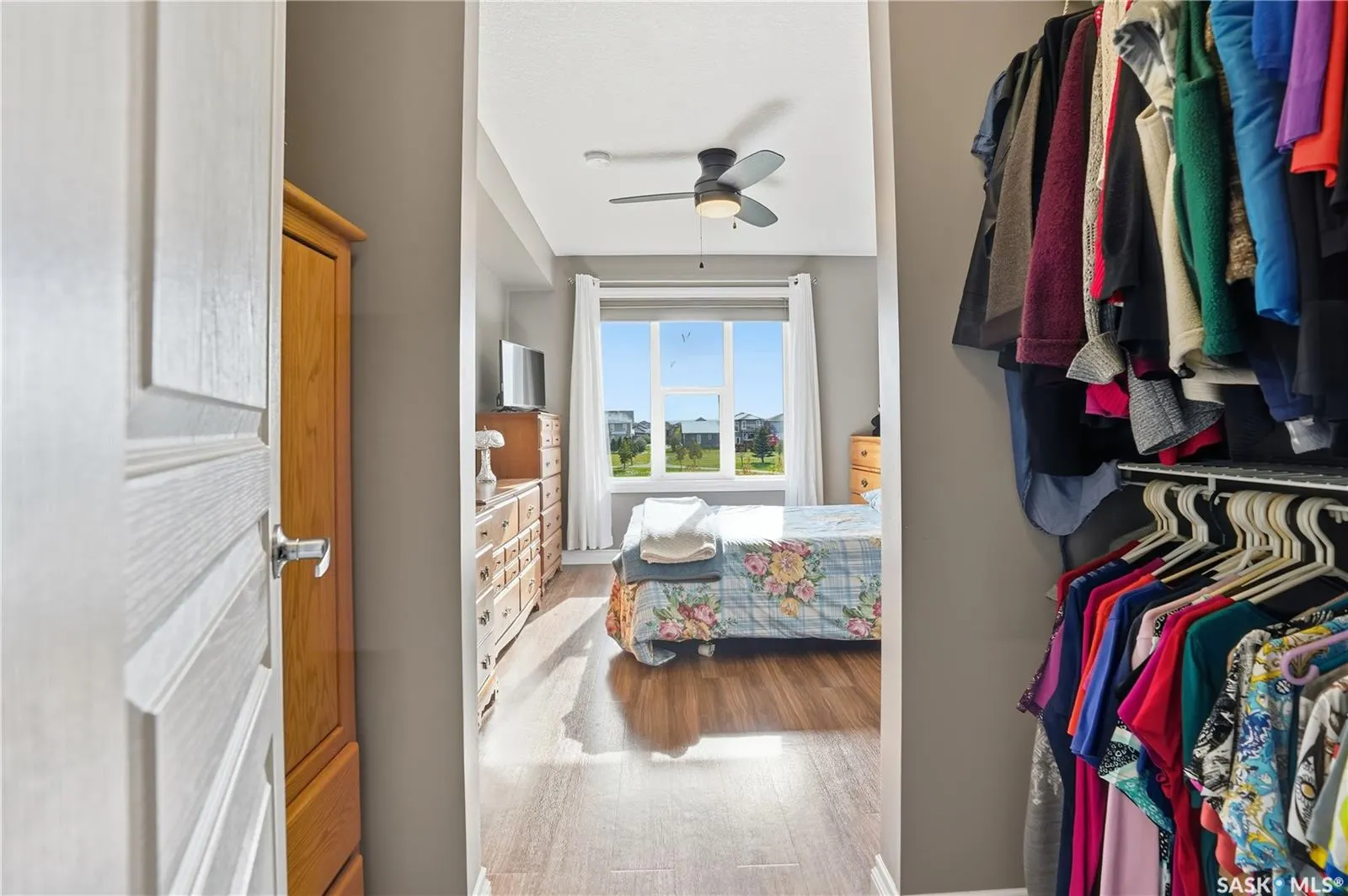 5303 Universal CRESCENT, #215
