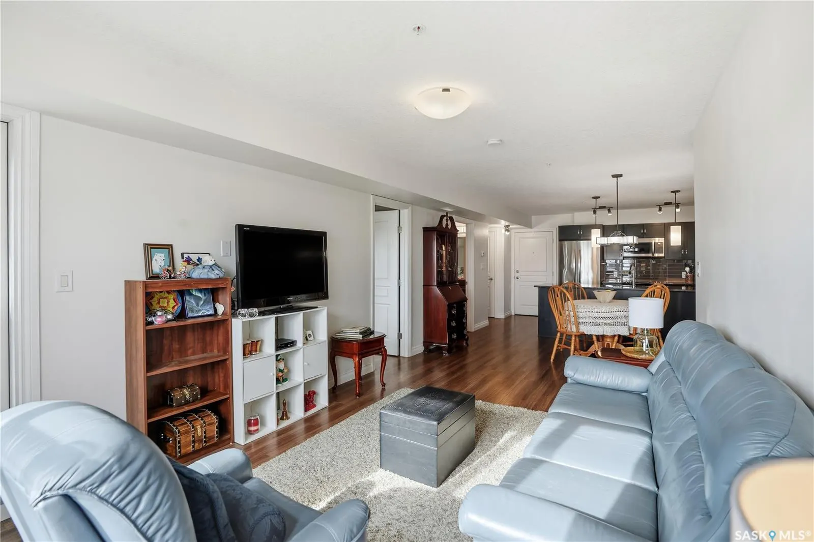 5303 Universal CRESCENT, #215