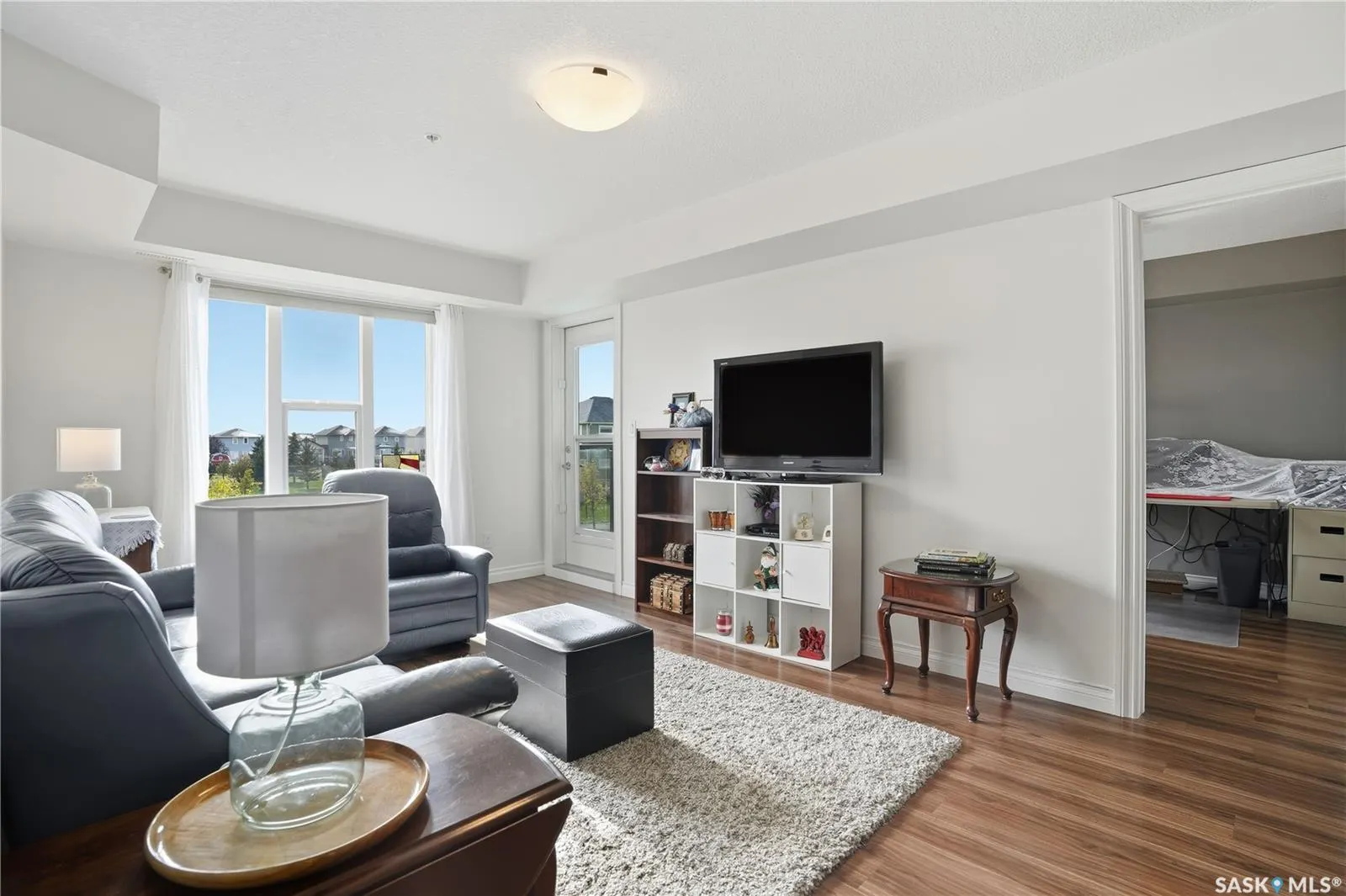 5303 Universal CRESCENT, #215