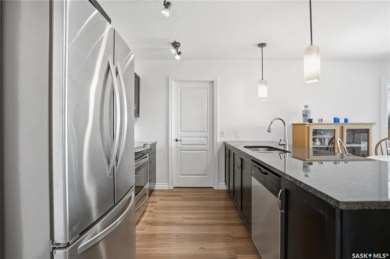 5303 Universal CRESCENT, #215