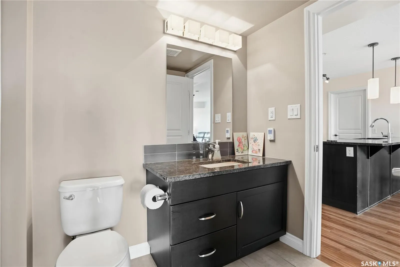 5303 Universal CRESCENT, #215