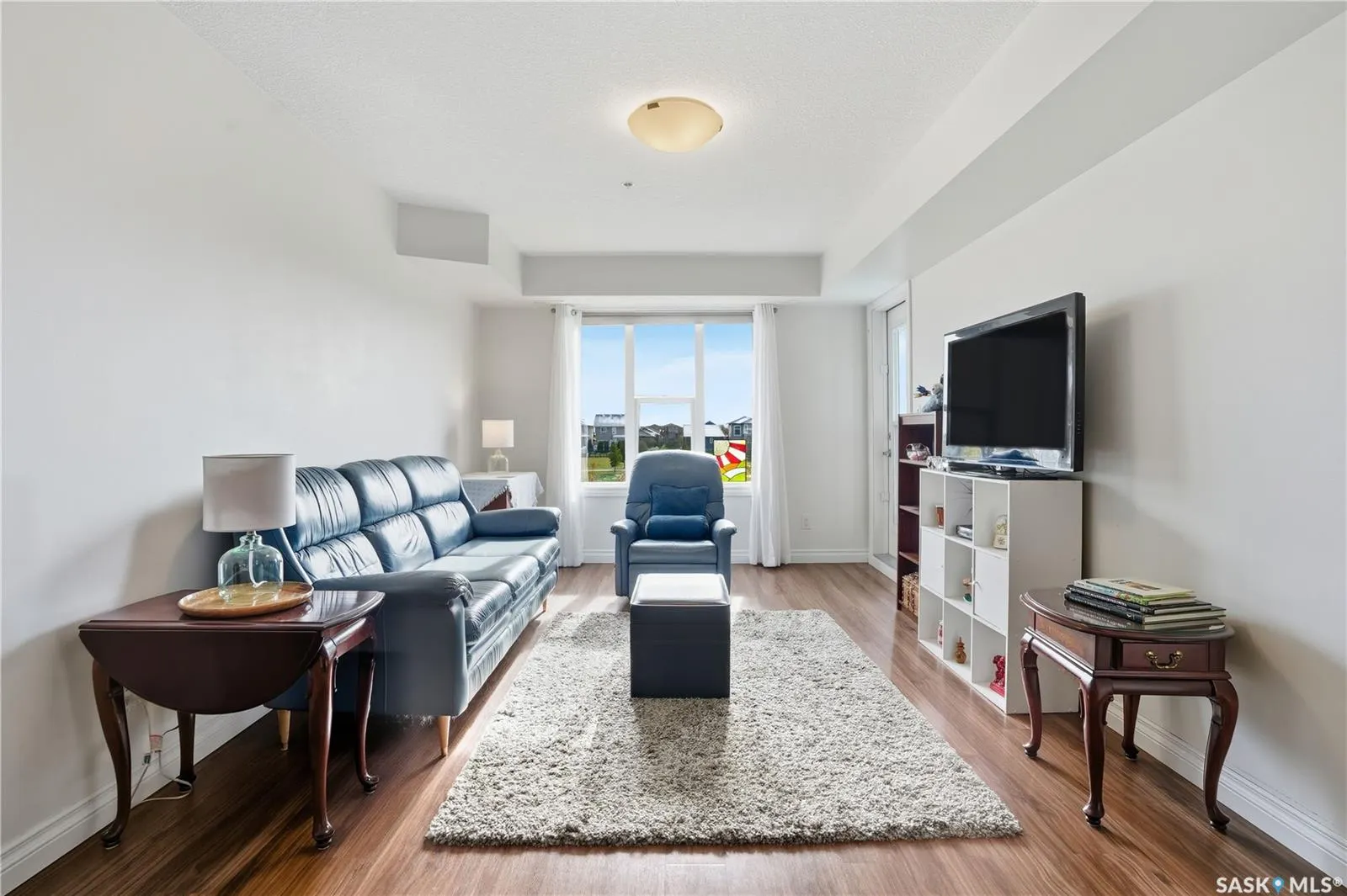 5303 Universal CRESCENT, #215