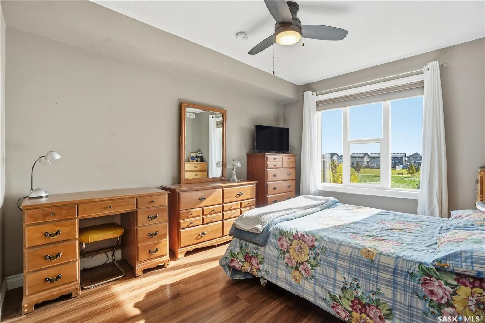 5303 Universal CRESCENT, #215