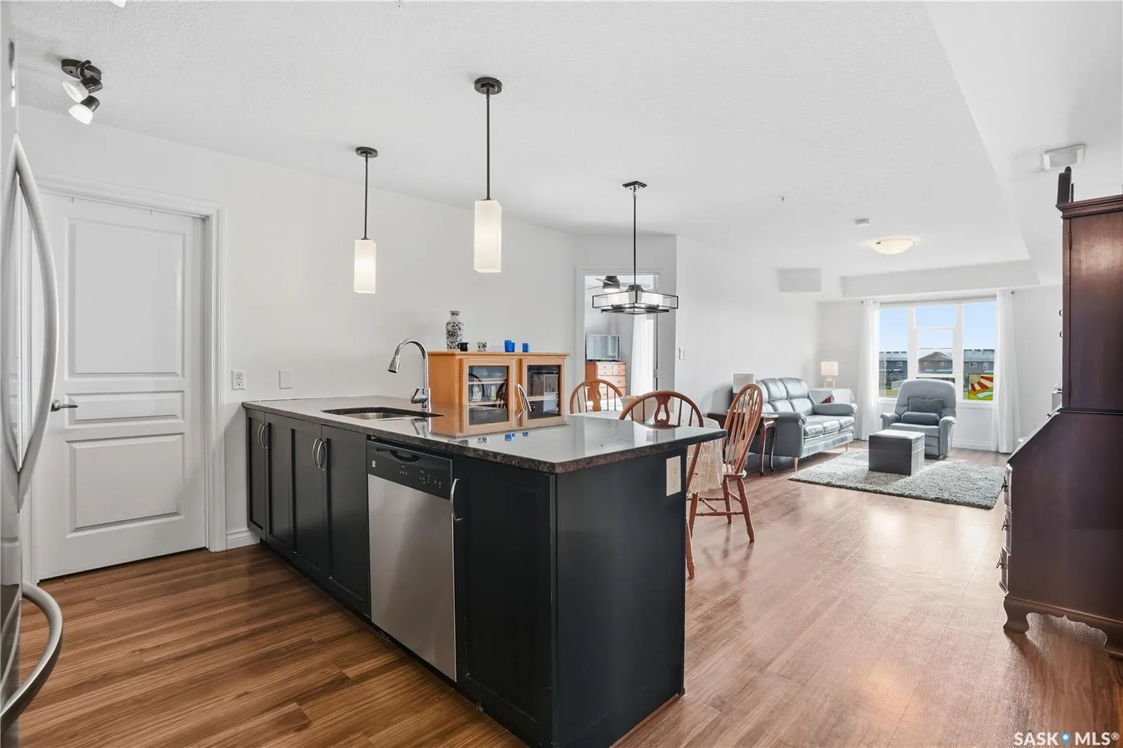 5303 Universal CRESCENT, #215