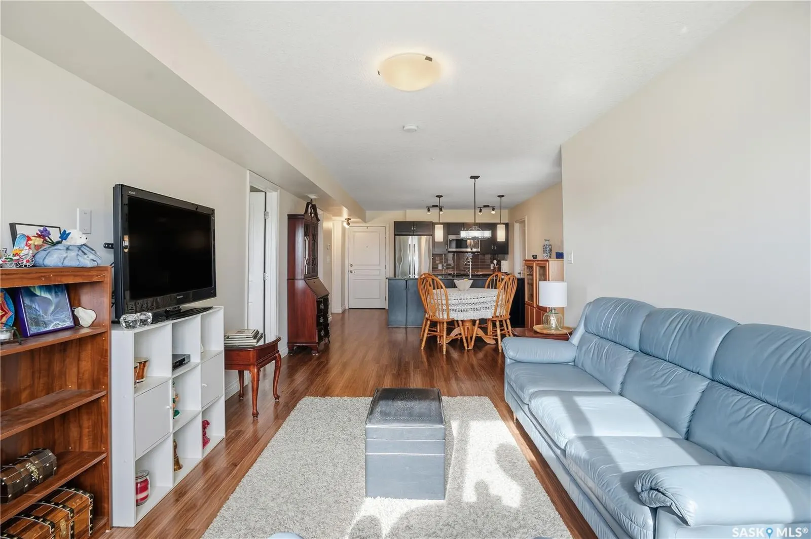 5303 Universal CRESCENT, #215