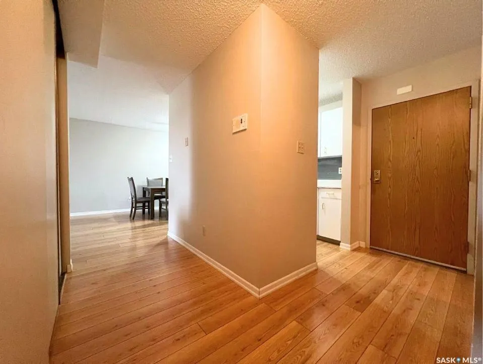 1140 9th AVENUE NE, #103