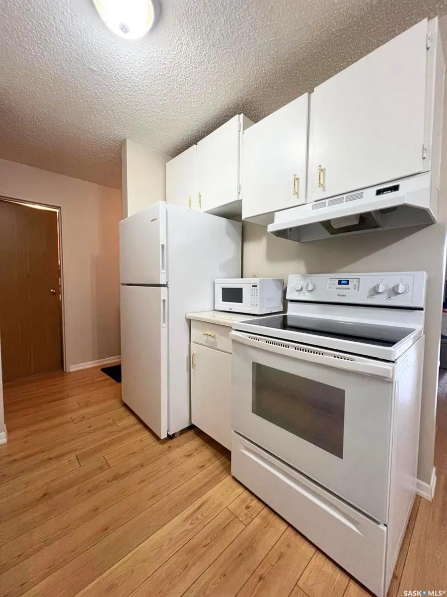 1140 9th AVENUE NE, #103