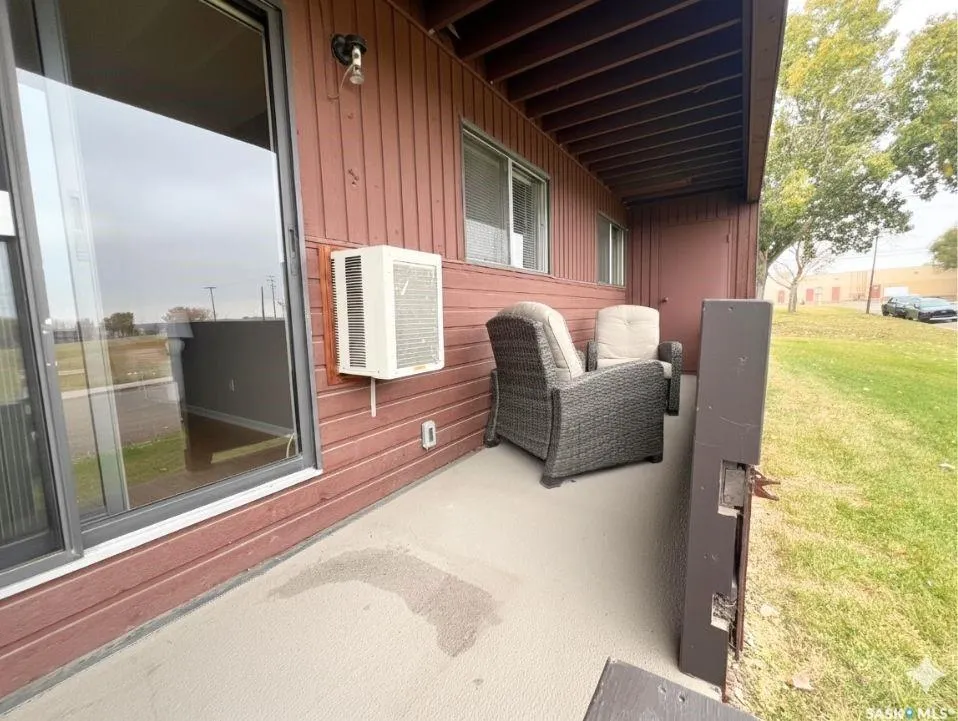 1140 9th AVENUE NE, #103