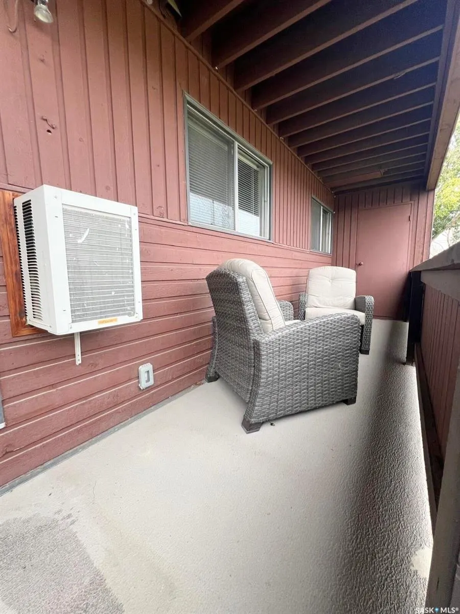 1140 9th AVENUE NE, #103