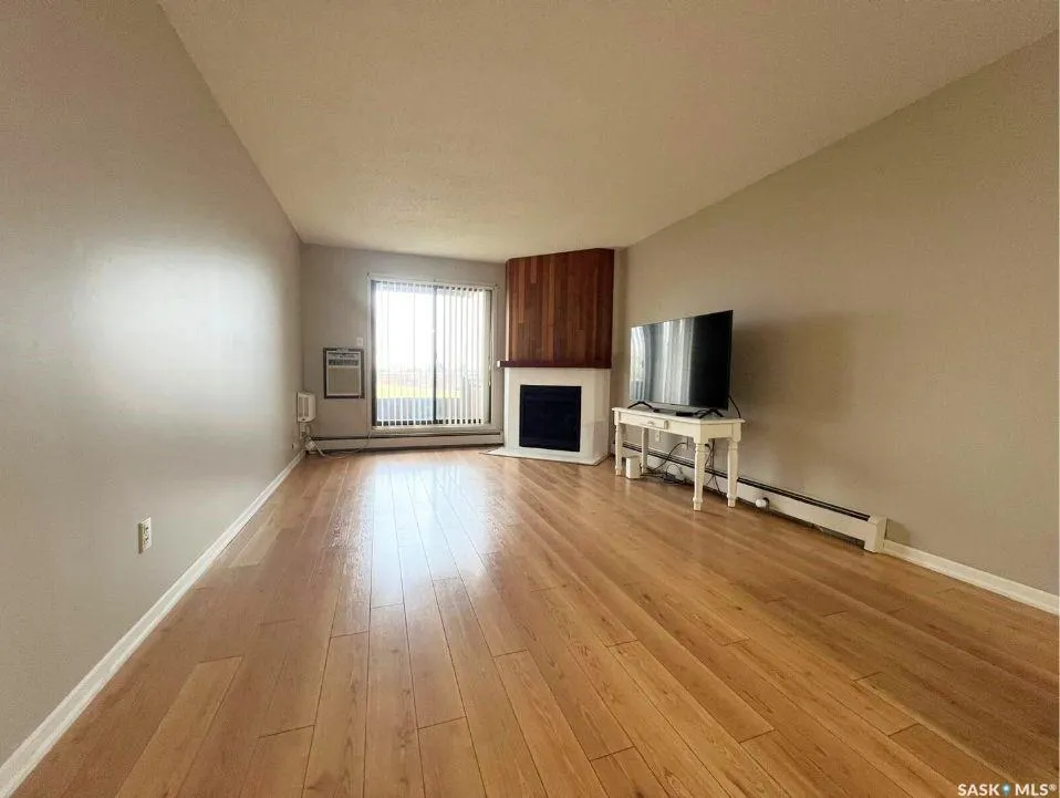 1140 9th AVENUE NE, #103