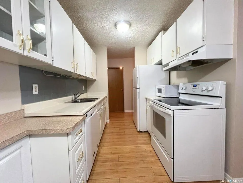 1140 9th AVENUE NE, #103