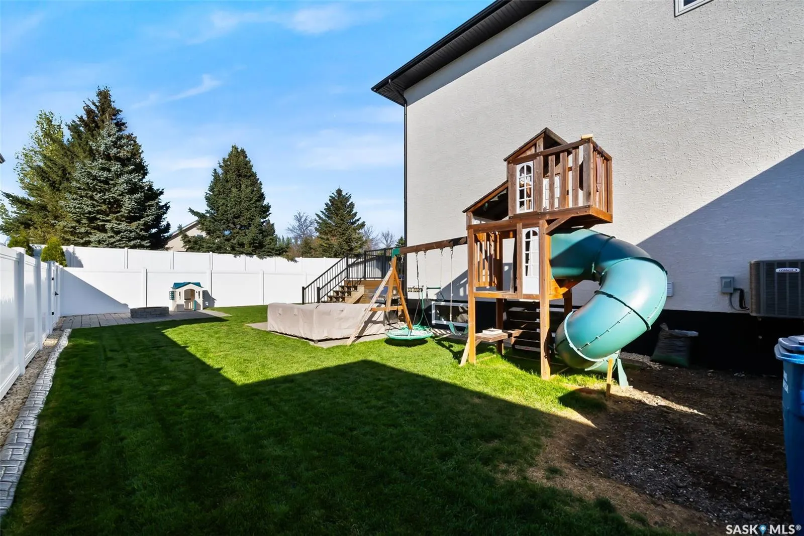 930 Westview DRIVE N