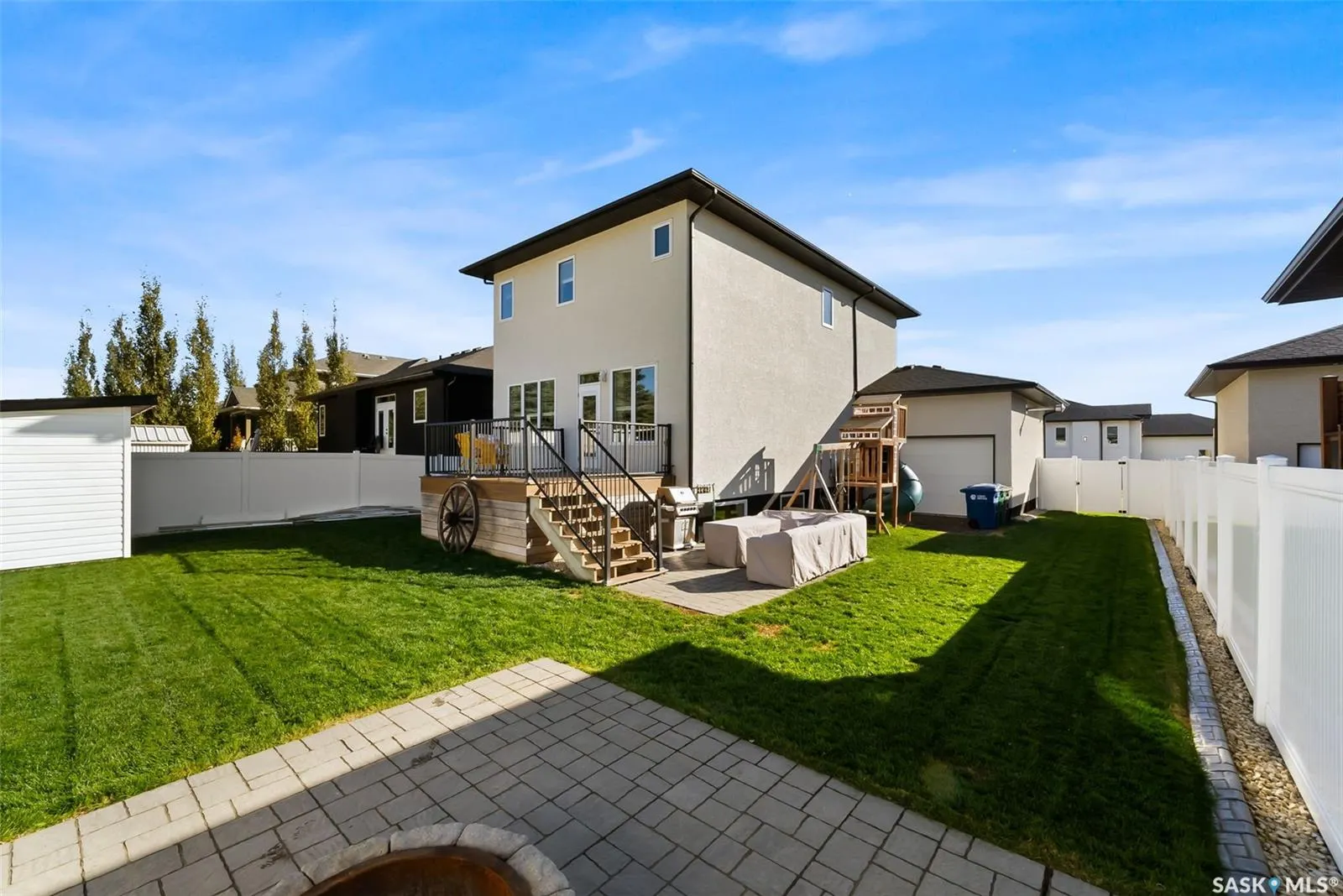 930 Westview DRIVE N