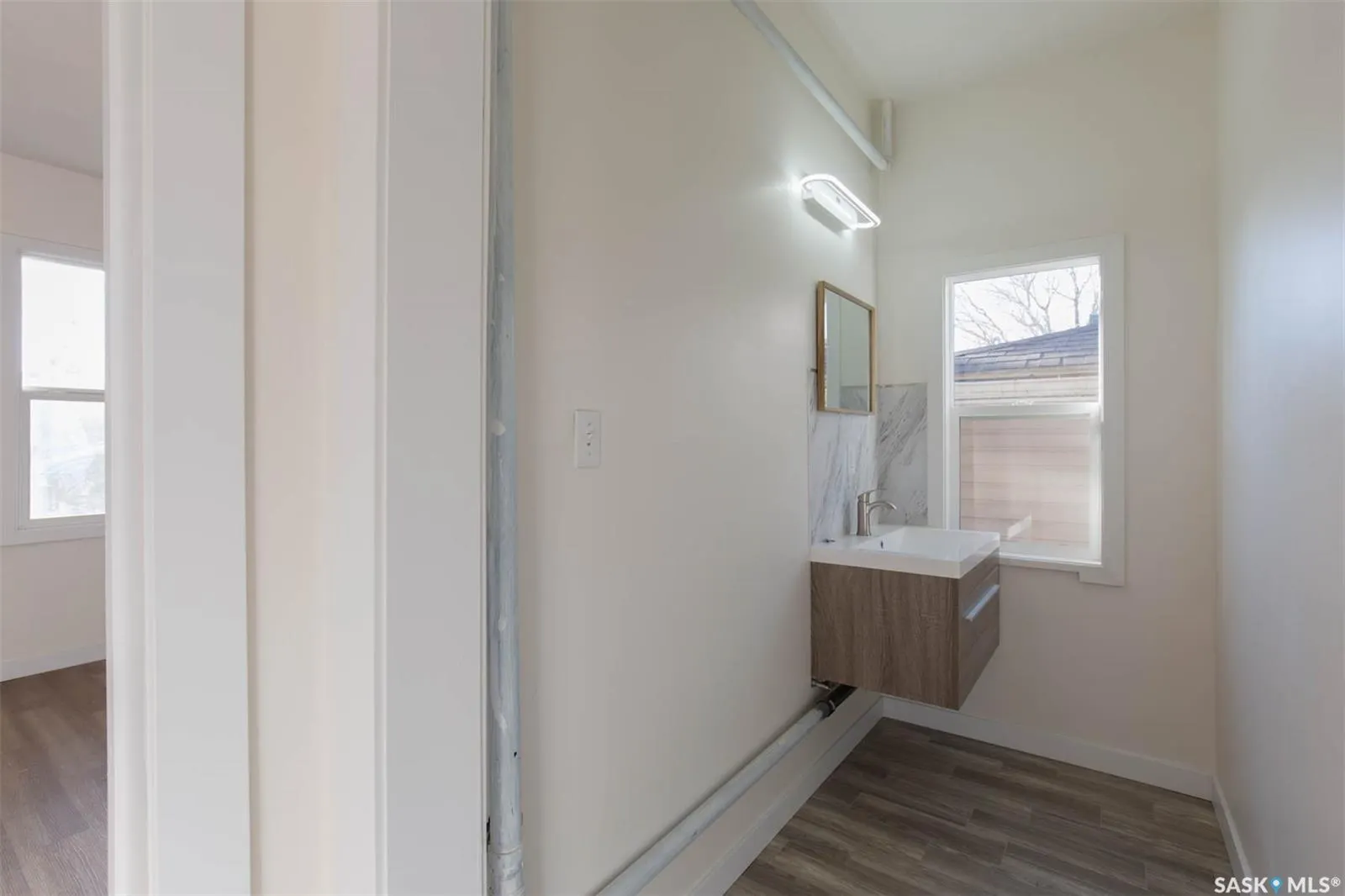 375 Fairford STREET W