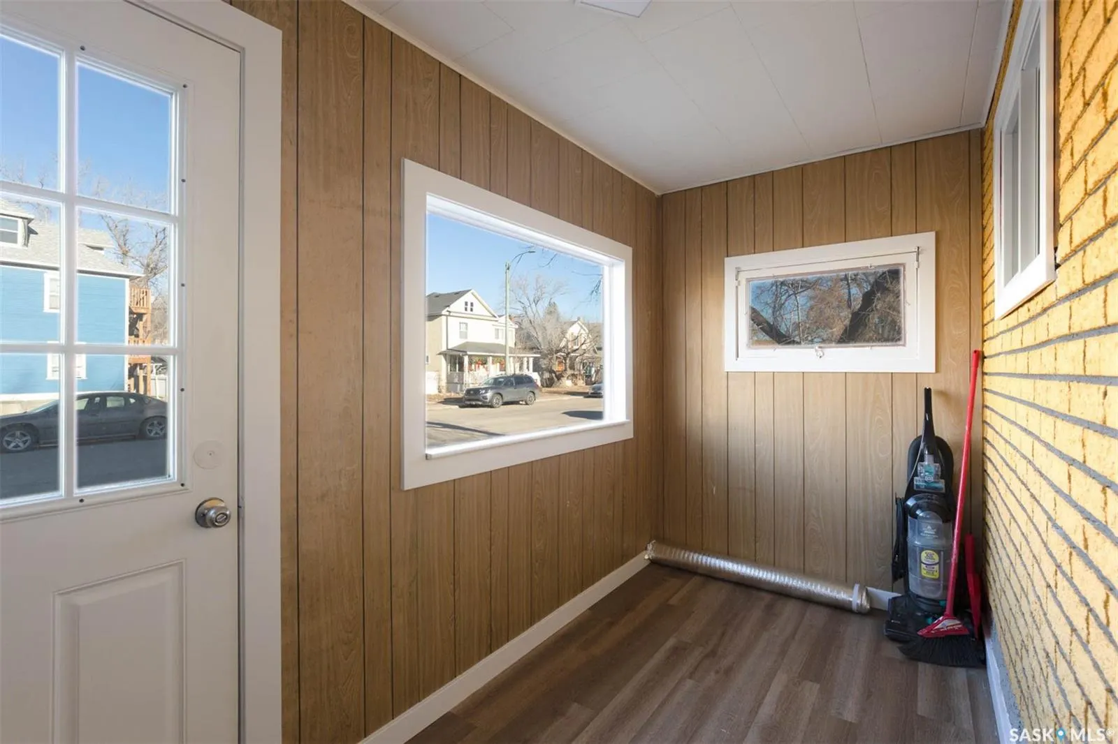 375 Fairford STREET W