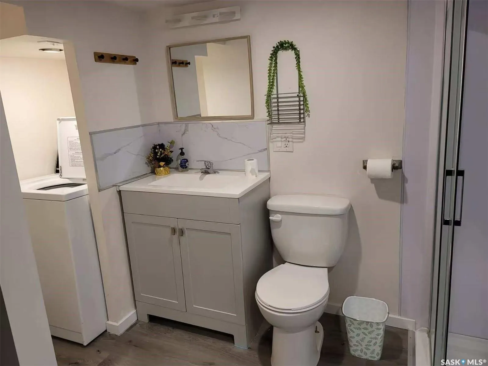 375 Fairford STREET W