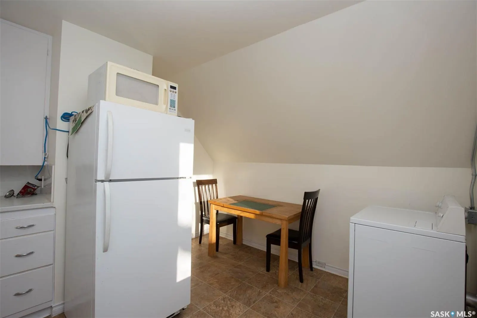 375 Fairford STREET W