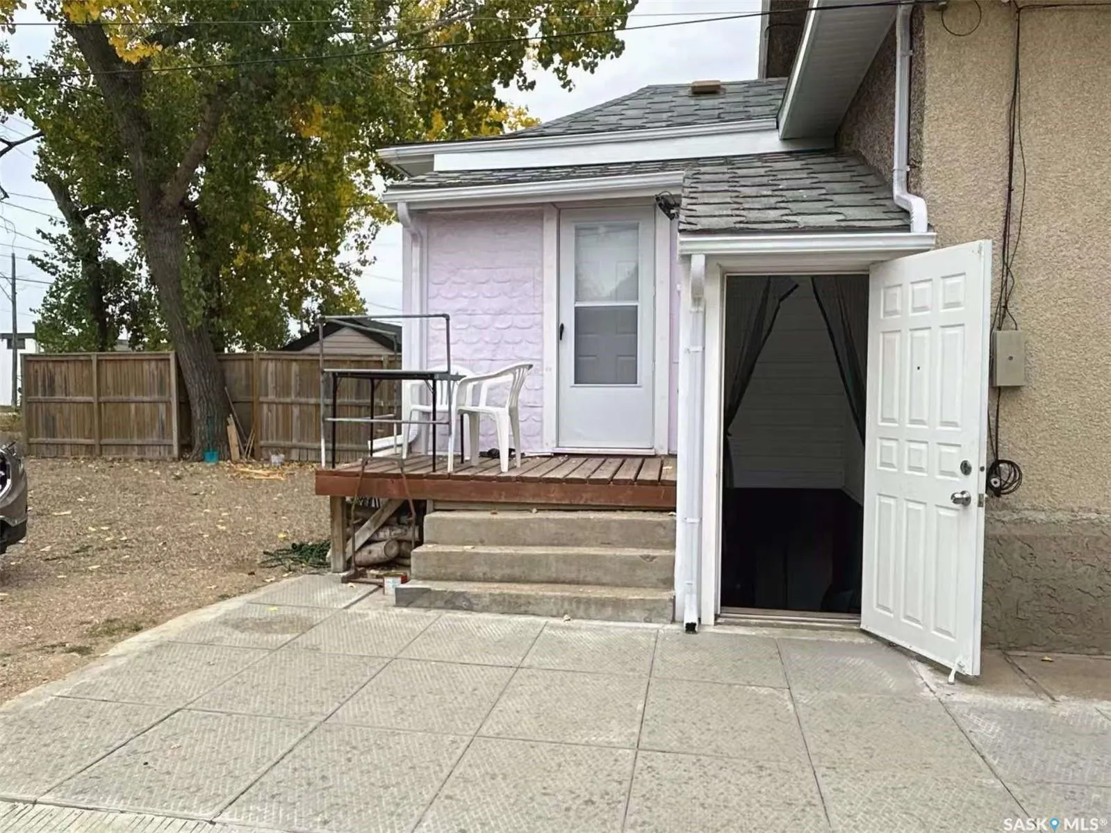 375 Fairford STREET W