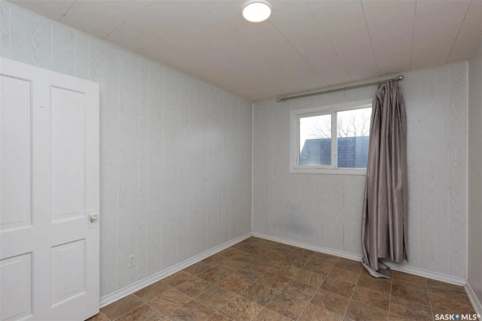 375 Fairford STREET W