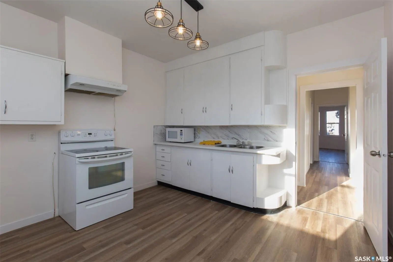 375 Fairford STREET W